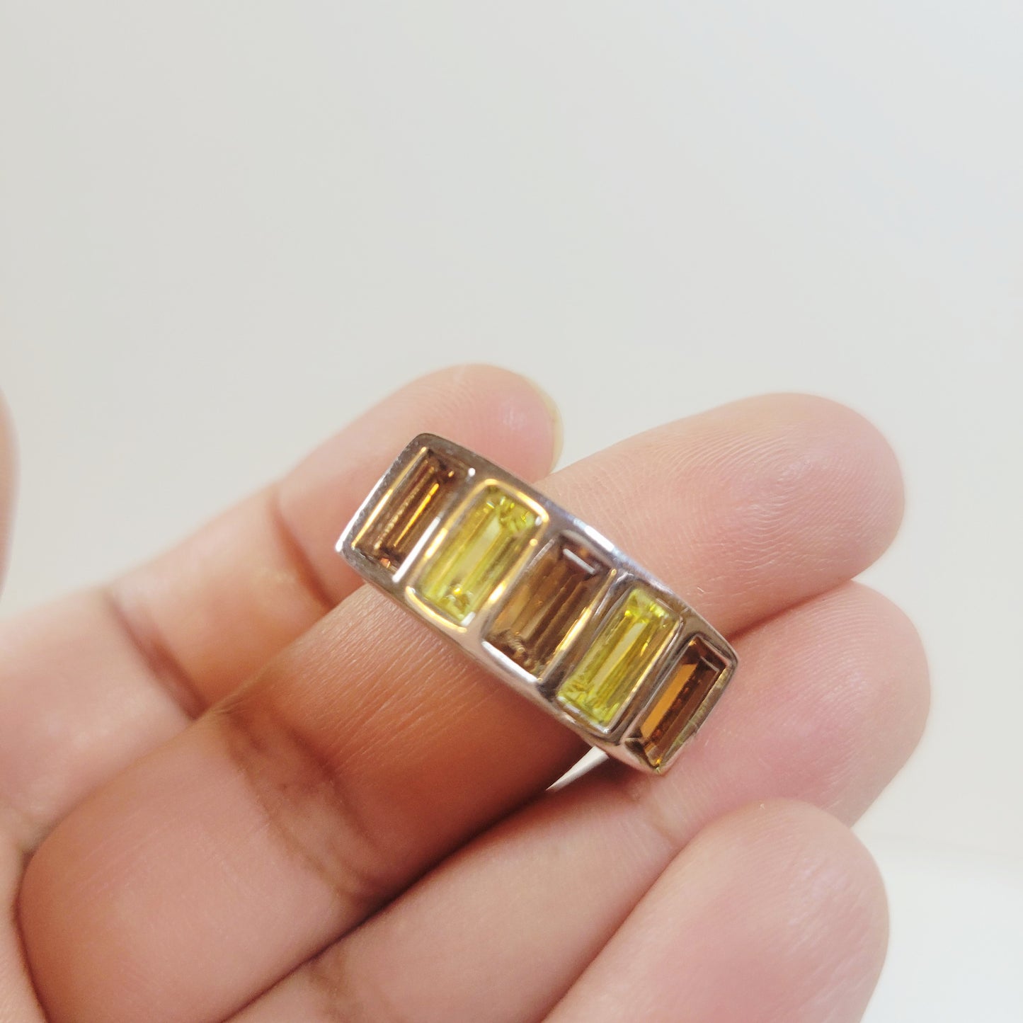Yellow & Brown Rhinestone Ring. Silver-toned setting.