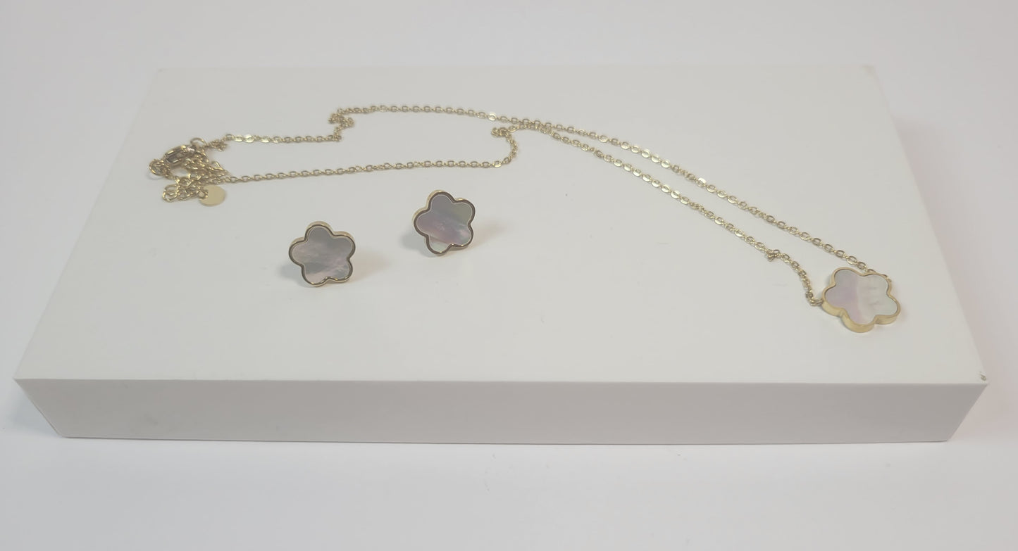 Star Twilight Necklace. Gold toned with shell inlay.