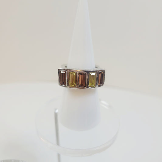 Yellow & Brown Rhinestone Ring. Silver-toned setting.